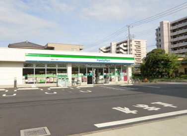 コンビニ　ファミリーマート 西新井二丁目店（コンビニ）まで180m