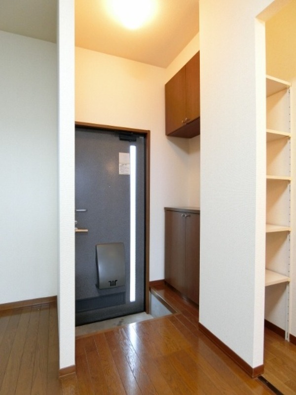 玄関　図面と現状に相違がある場合には現状を優先