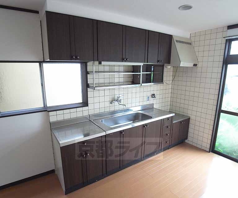 キッチン　二口コンロ設置可能なキッチンです。