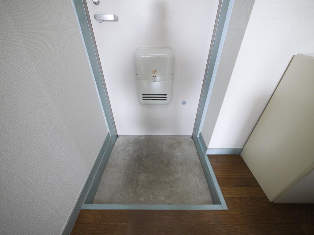 イースト18の玄関写真
