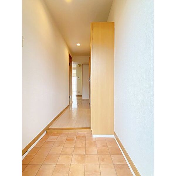 玄関　【保育園】名古屋市亀の井保育園まで202m