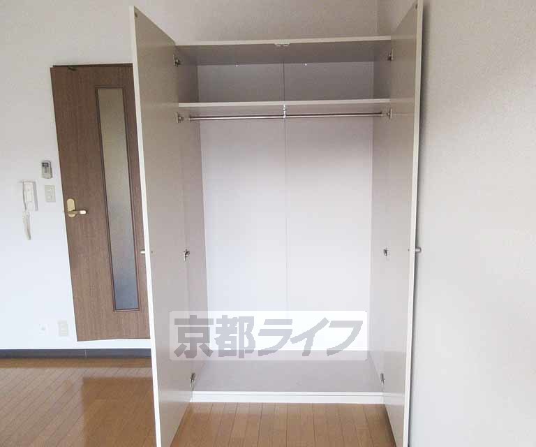 収納　たっぷり収納可能なクローゼットです。