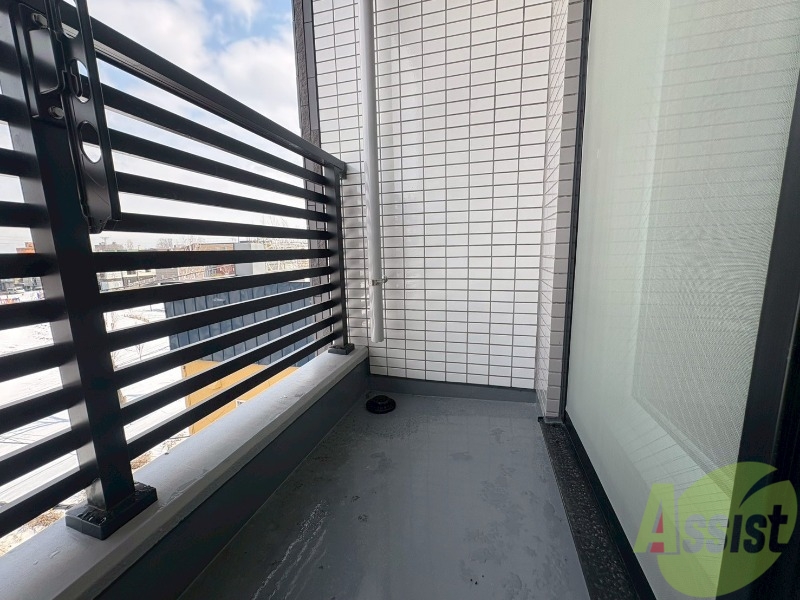 バルコニー　バルコニーです。洗濯物を干したり一息ついたりできますね！