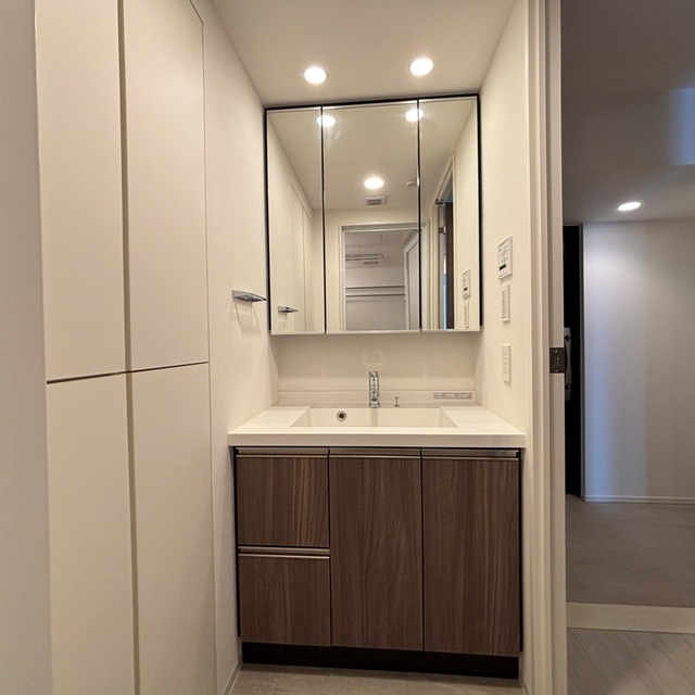 洗面設備　※写真は同タイプ住戸です。