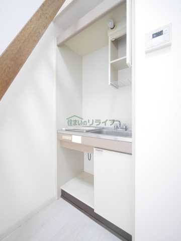 キッチン　別部屋参考写真となります。