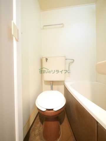 トイレ　別部屋参考写真となります。