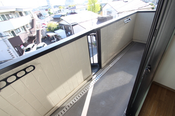 バルコニー　※他号室の写真です。
