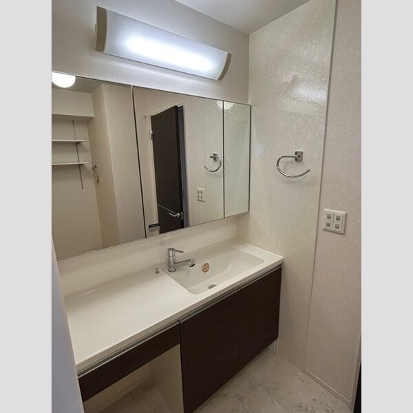 洗面設備　ワイド洗面台