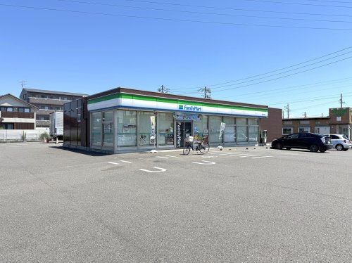 コンビニ　ファミリーマート 一宮伝法寺店（コンビニ）まで350m