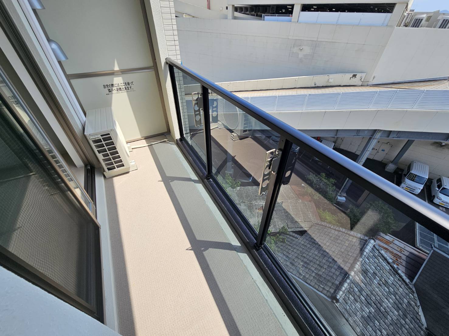 バルコニー　日当たりのよいバルコニーです。