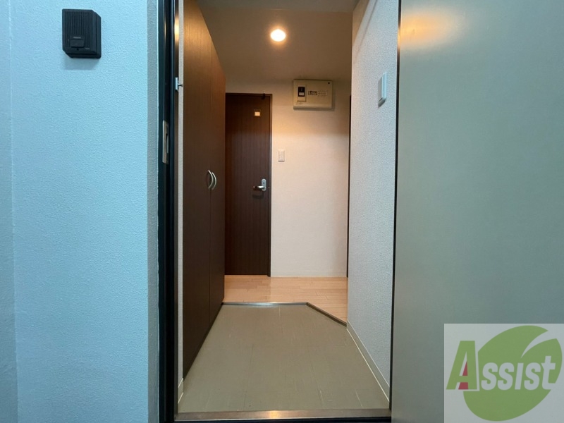 玄関　玄関にはシューズボックスもあって便利そう！