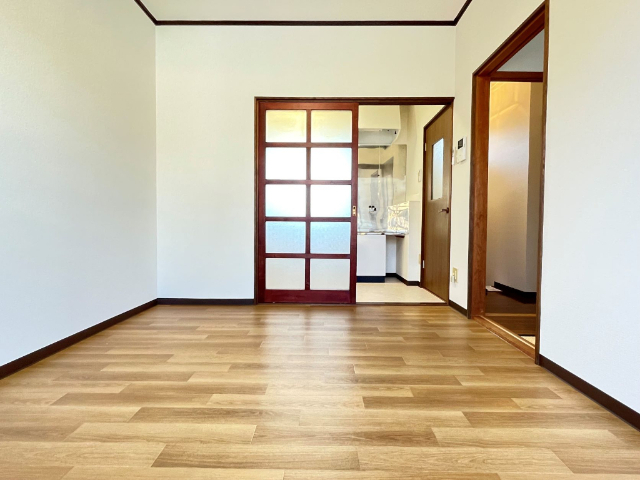 居室・リビング　※反転１０２号室の写真