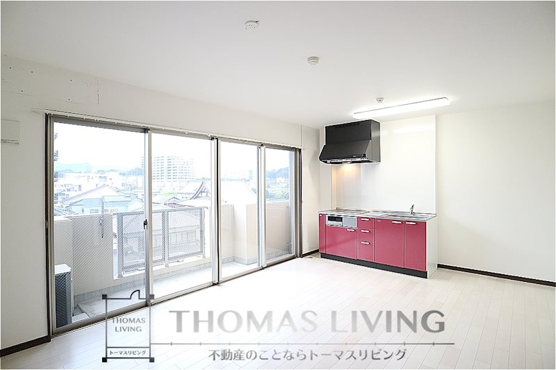 居室・リビング　広々としたリビングスペース。家具の配置がしやすいですよ♪