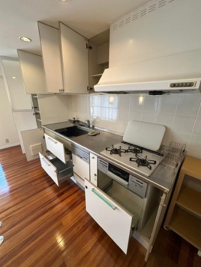 キッチン　写真は同マンションの別のタイプのお部屋のものです