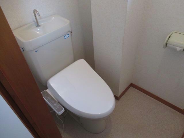 トイレ　温水洗浄便座