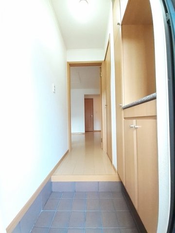 玄関　収納もある玄関です