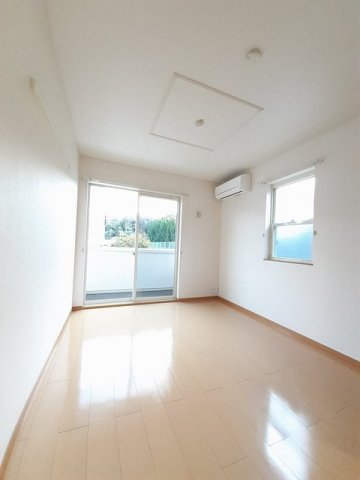 居室・リビング　きれいな洋室です