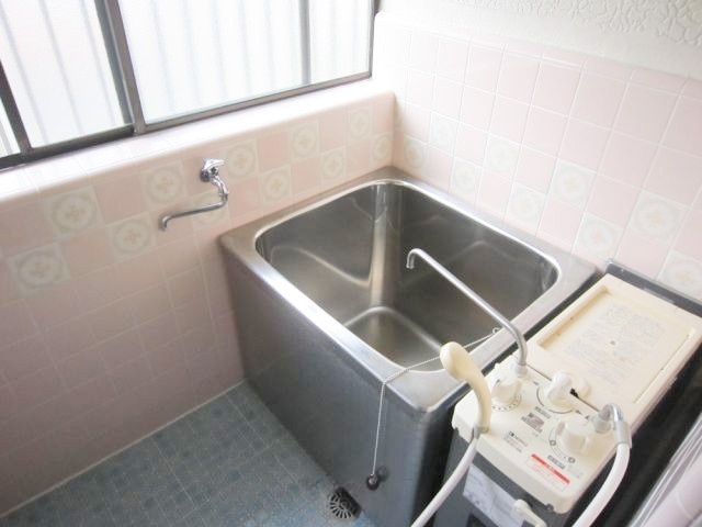 バス・シャワールーム　追い焚き付です