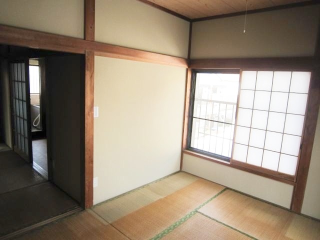 その他部屋・スペース　角部屋なので日当たり・風通し良好です。