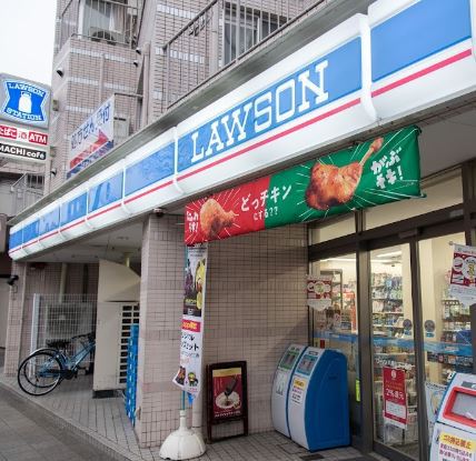 コンビニ　ローソン（コンビニ）まで604m