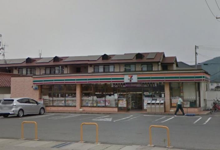 コンビニ　セブンイレブン（コンビニ）まで1338m