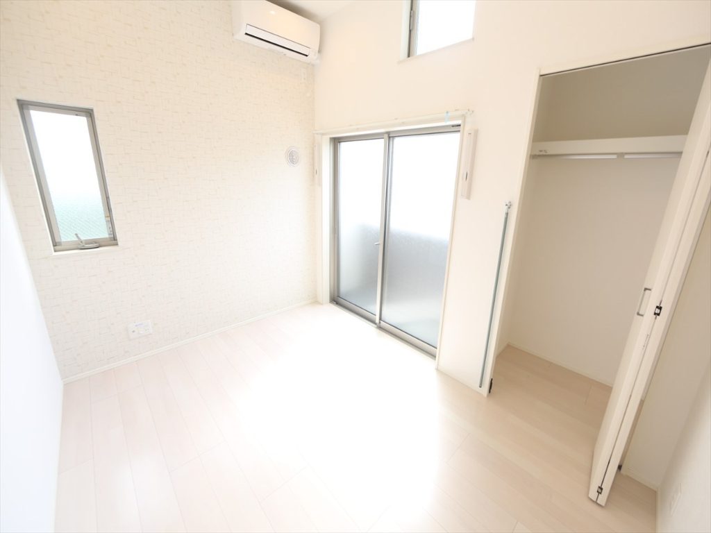 その他　洋室6帖　ロフト6.3帖（収納にも寝室にも使えます）