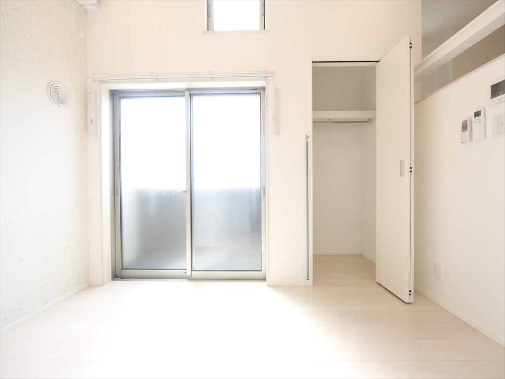 バルコニー　洋室6帖　ロフト6.3帖（収納にも寝室にも使えます）