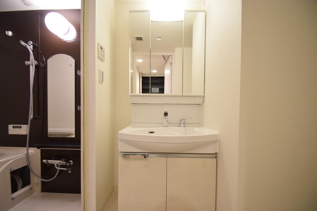 洗面設備　洗髪洗面化粧台