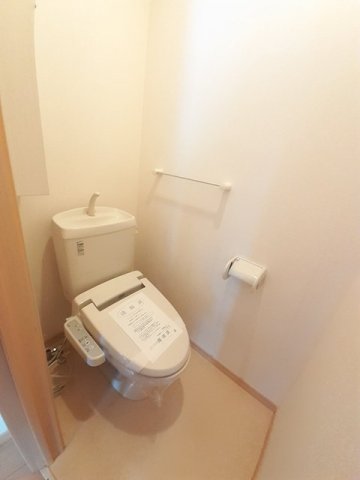 トイレ　落ち着いたトイレです