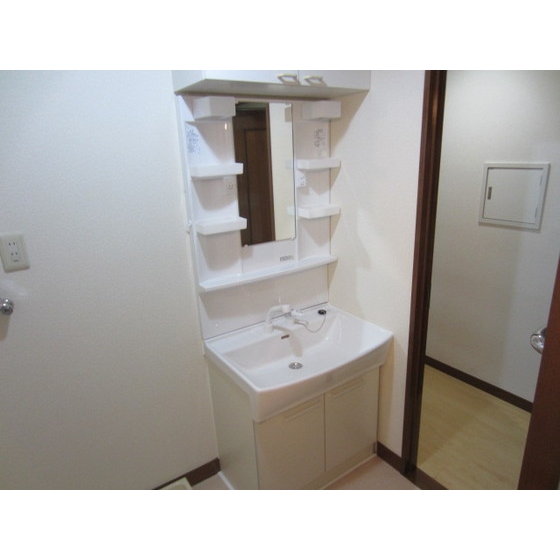 洗面設備　脱衣スペースもあります