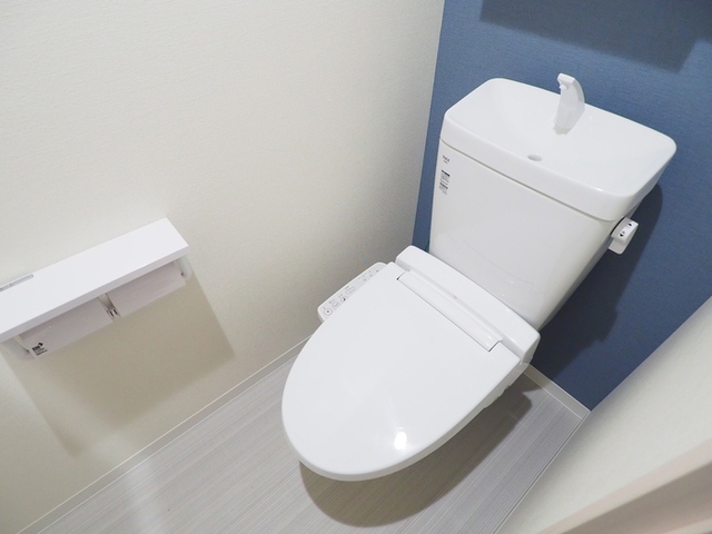 トイレ　温水洗浄便座