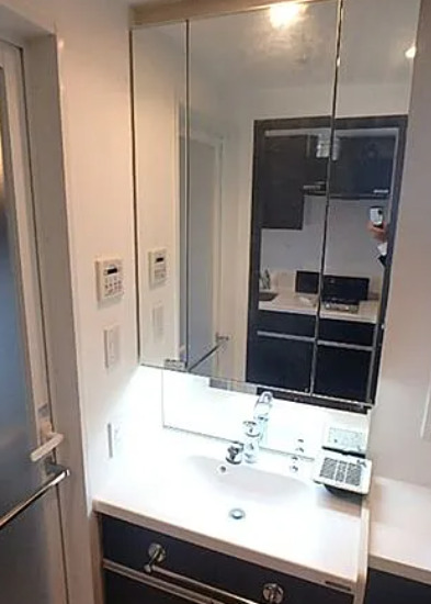 洗面設備　別部屋の写真を使用しております。