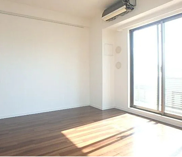 居室・リビング　別部屋の写真を使用しております。