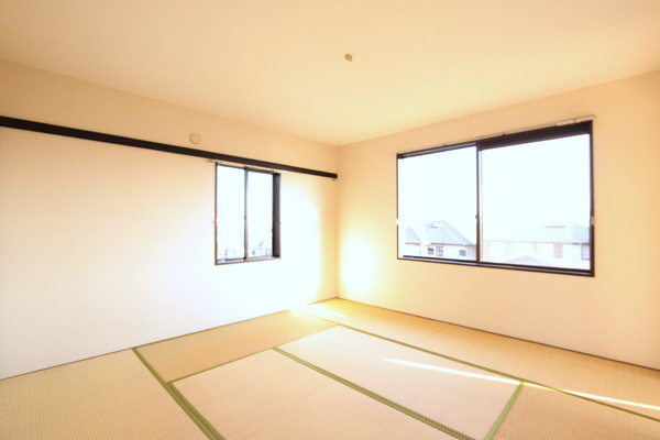 その他部屋・スペース　和室8畳　※別部屋同室間取り写真につき若干相違有