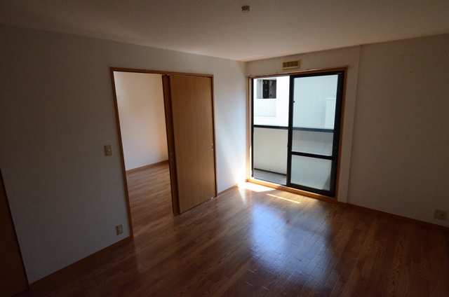 居室・リビング　南向きで明るいお部屋です♪