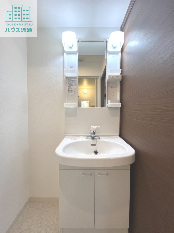 洗面設備　※同タイプ