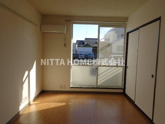 居室・リビング　こちらの洋室は7.5帖です☆