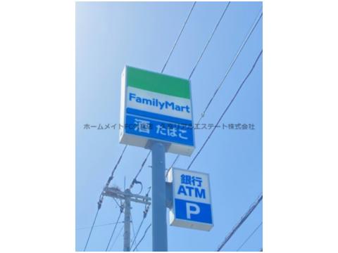 コンビニ　ファミリーマート久喜インター店（コンビニ）まで561m