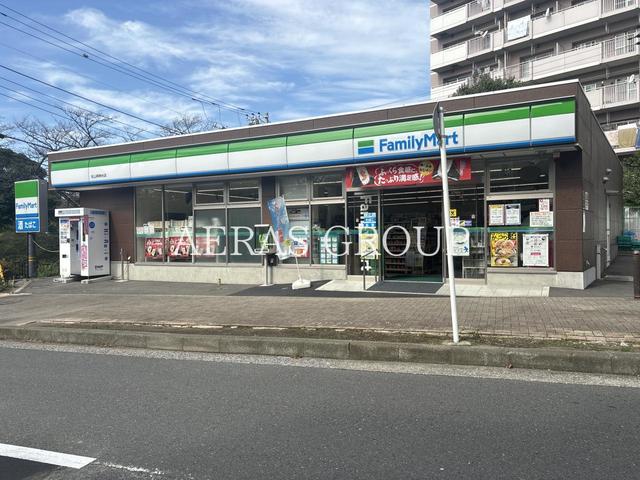 コンビニ　ファミリーマート 松山明神台店（コンビニ）まで655m