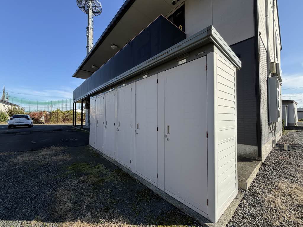 建物外観　ストッカー