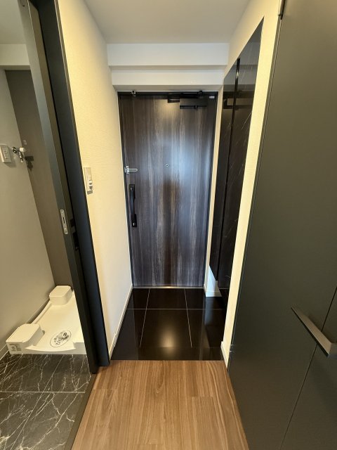 玄関　同物件別号室のものです。