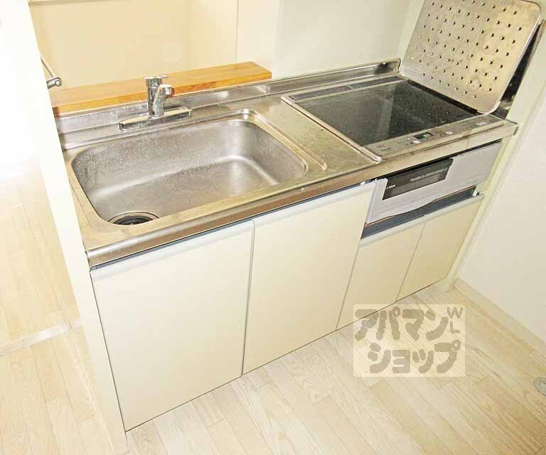 キッチン　充分な大きさのキッチンです