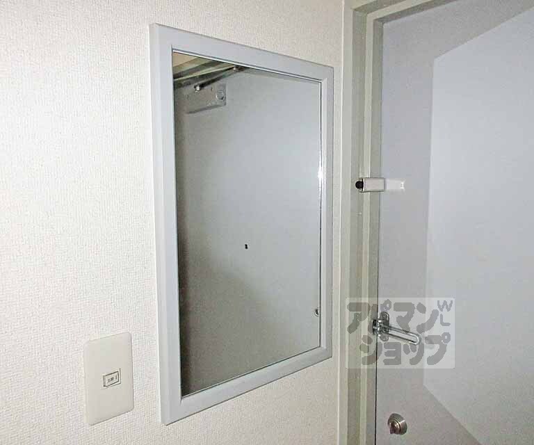その他設備　玄関に鏡あります！