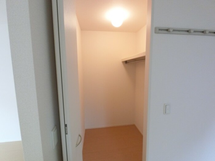 収納　ウォークインクローゼット