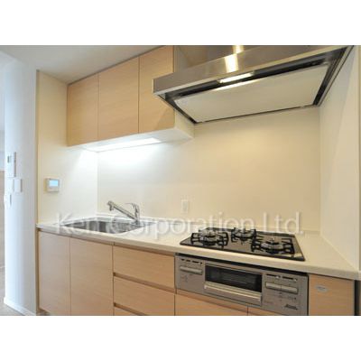 キッチン　同タイプ9階のお部屋を撮影。仕様が異なることがあります。