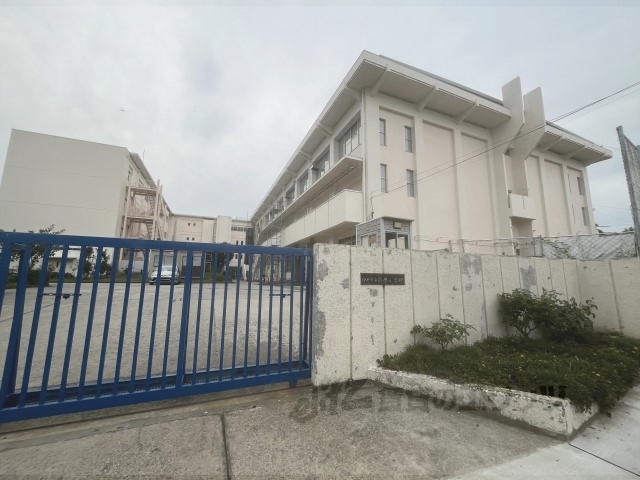 小学校　伊丹市立鈴原小学校（小学校）まで140m