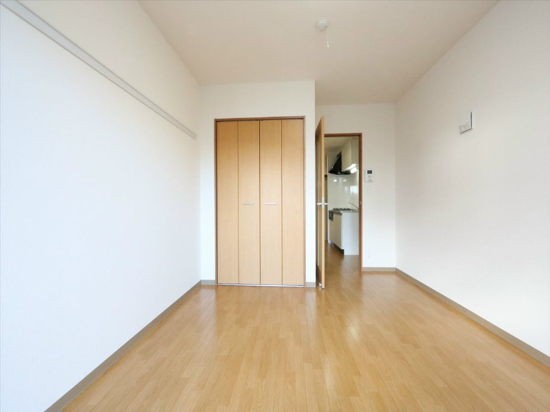 居室・リビング　洋室7.38帖　クローゼット（収納充実してます）