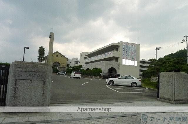 高校・高専　松山城南高等学校（高校・高専）まで734m