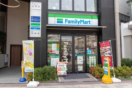 コンビニ　ファミリーマート ひばりヶ丘駅北口店（コンビニ）まで84m