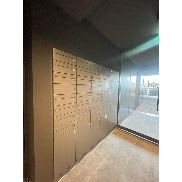 ロビー　メール・宅配ボックス